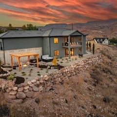 Cliffside Modern Villa ~ Hot Tub/Stunning Views