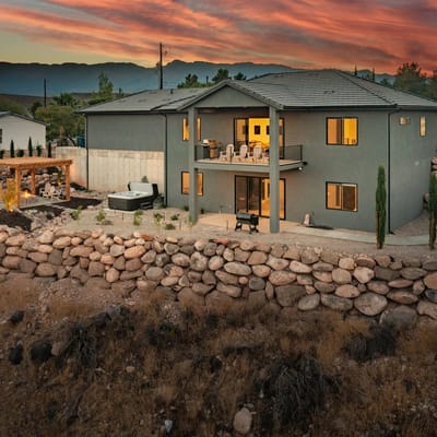 Cliffside Modern Villa - Lower Level